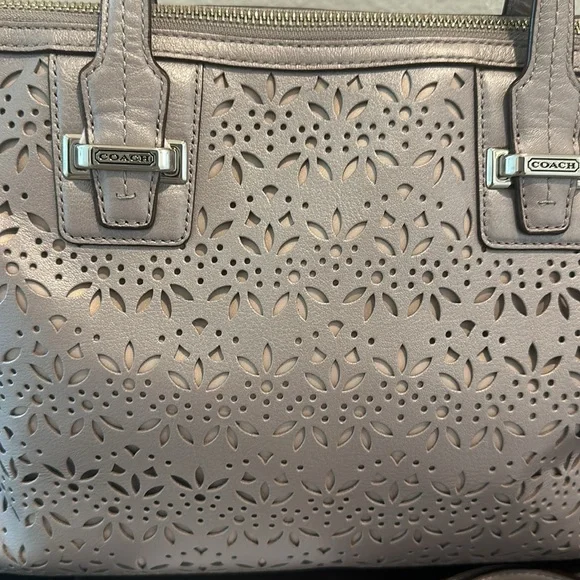 NWOT Coach Taylor Eyelet bag - Picture 2 of 5